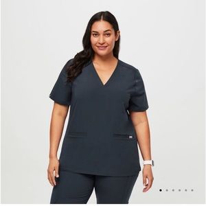 Figs Casma Three-pocket scrub top in color dark harbor